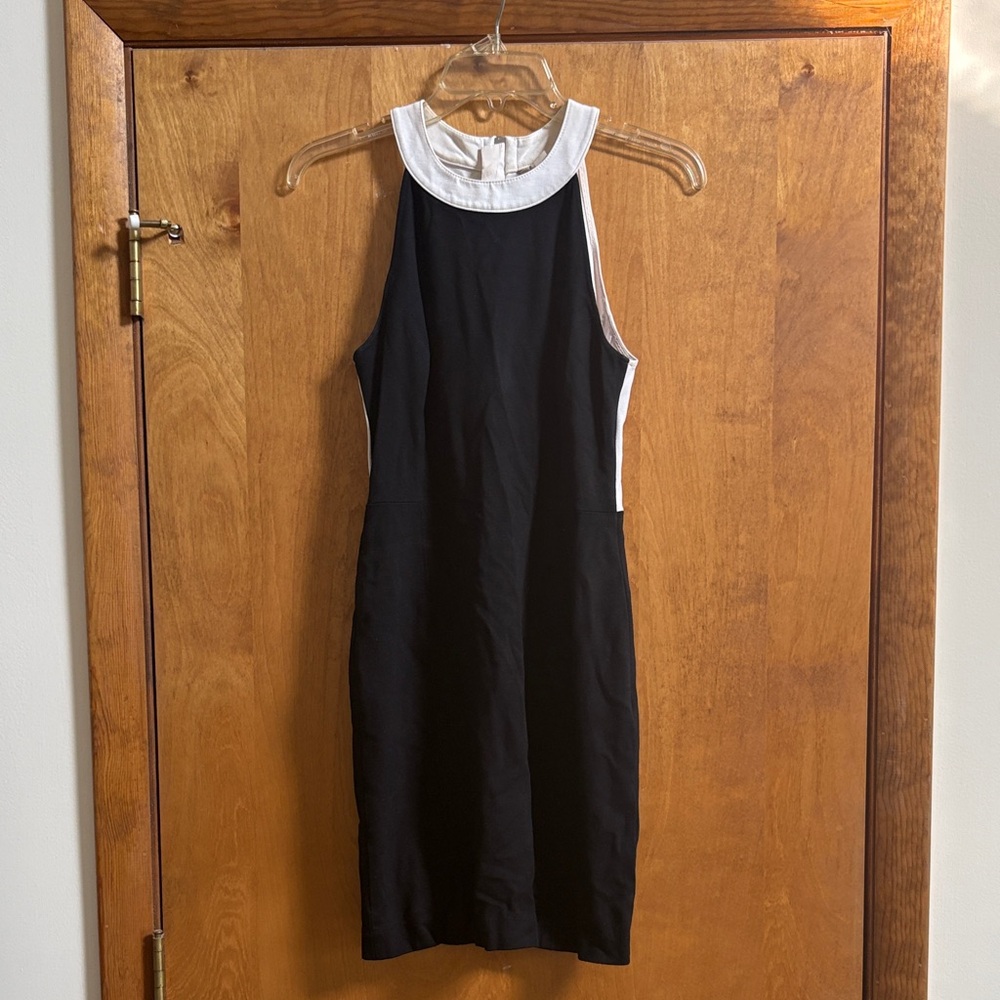 Banana Republic Women’s Elegant Black and White Sleeveless Dress size 2P
